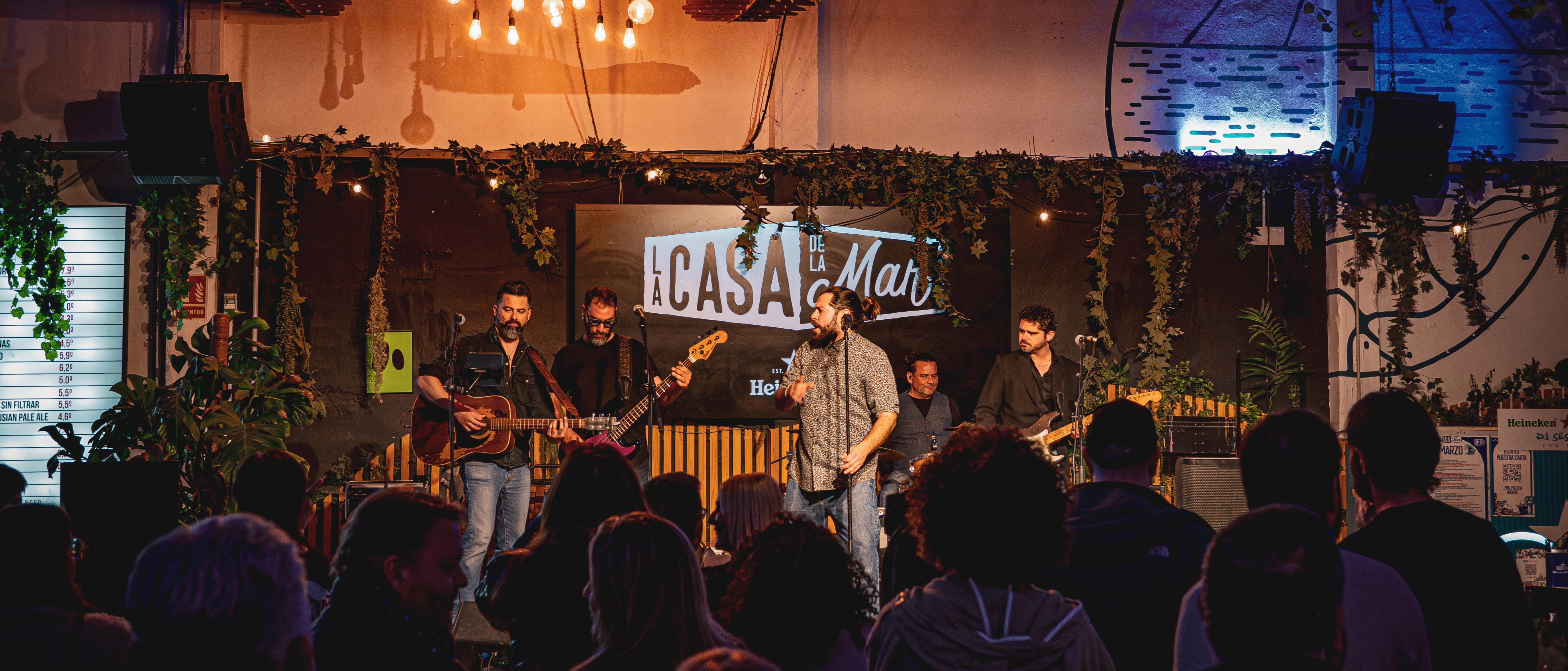 JOHNNY BOYS: HOMENAJE AL INDIE ESPAÑOL